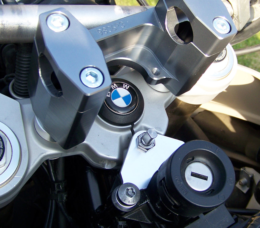 SUB Mount / Mount Kit Only / when using stock triple clamps