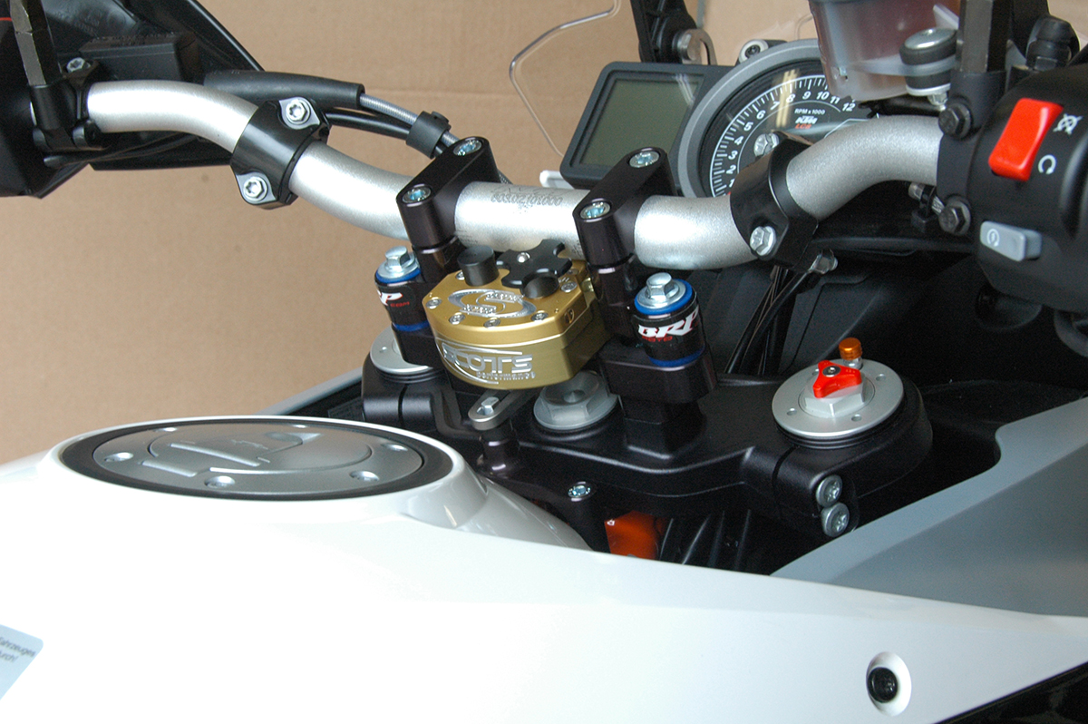SUB Mount / Complete Stabilizer Kit / rubber type/ using stock triple clamp